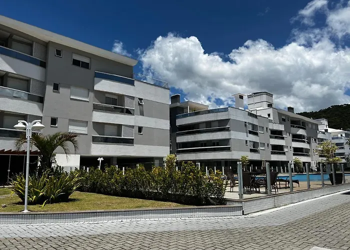 Apto De Praia Nos Ingleses - Condominio Com Piscina